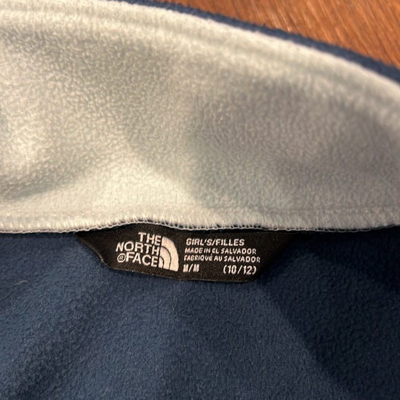 North Face Girls 10/12 fleece jacket. Runs small. - Picture 3 of 4